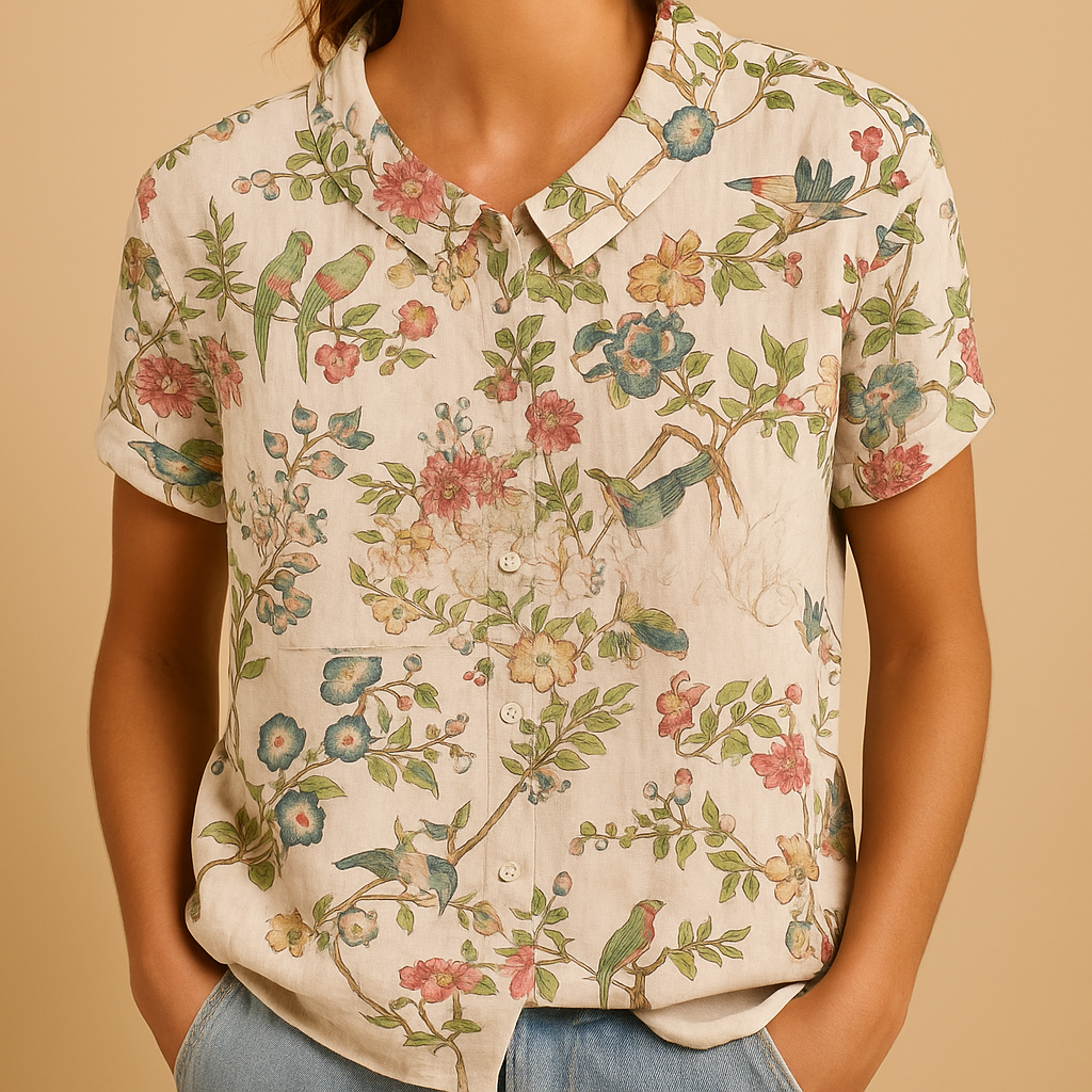 Women’s airy floral print blouse with a loose fit and breathable design, ideal for casual wear on warm days indoors or outdoors.