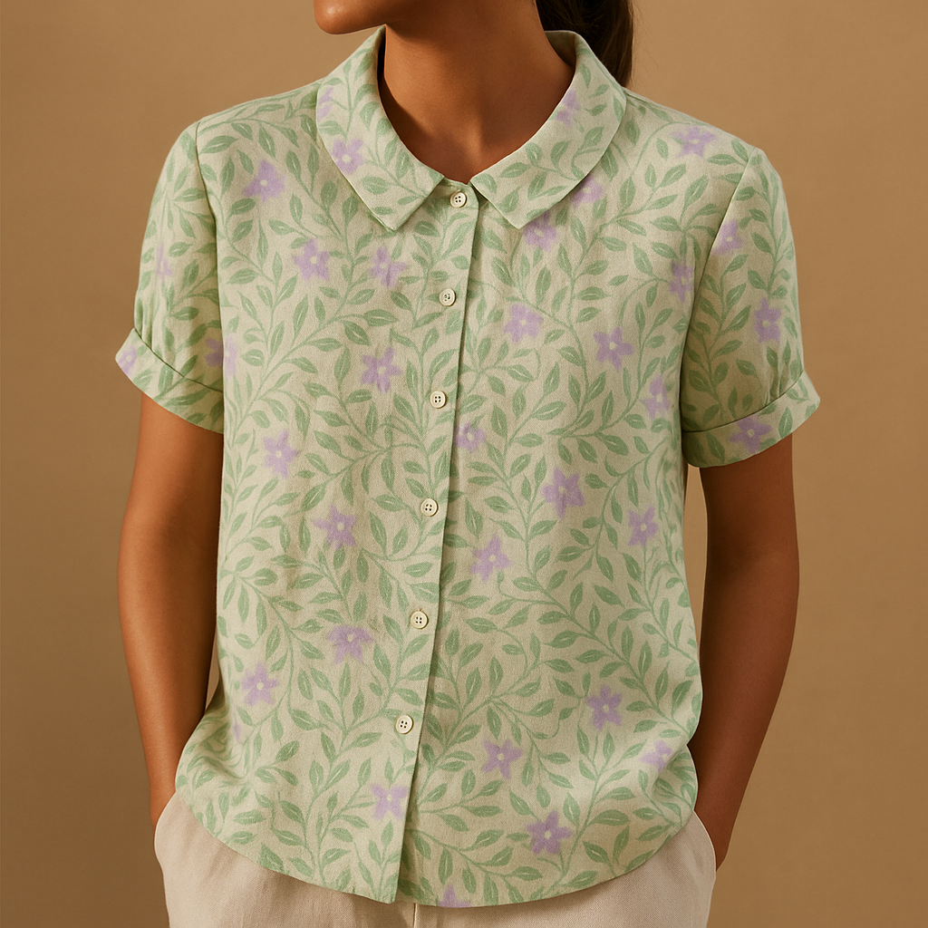 Women’s airy floral print blouse with a loose fit and breathable design, ideal for casual wear on warm days indoors or outdoors.