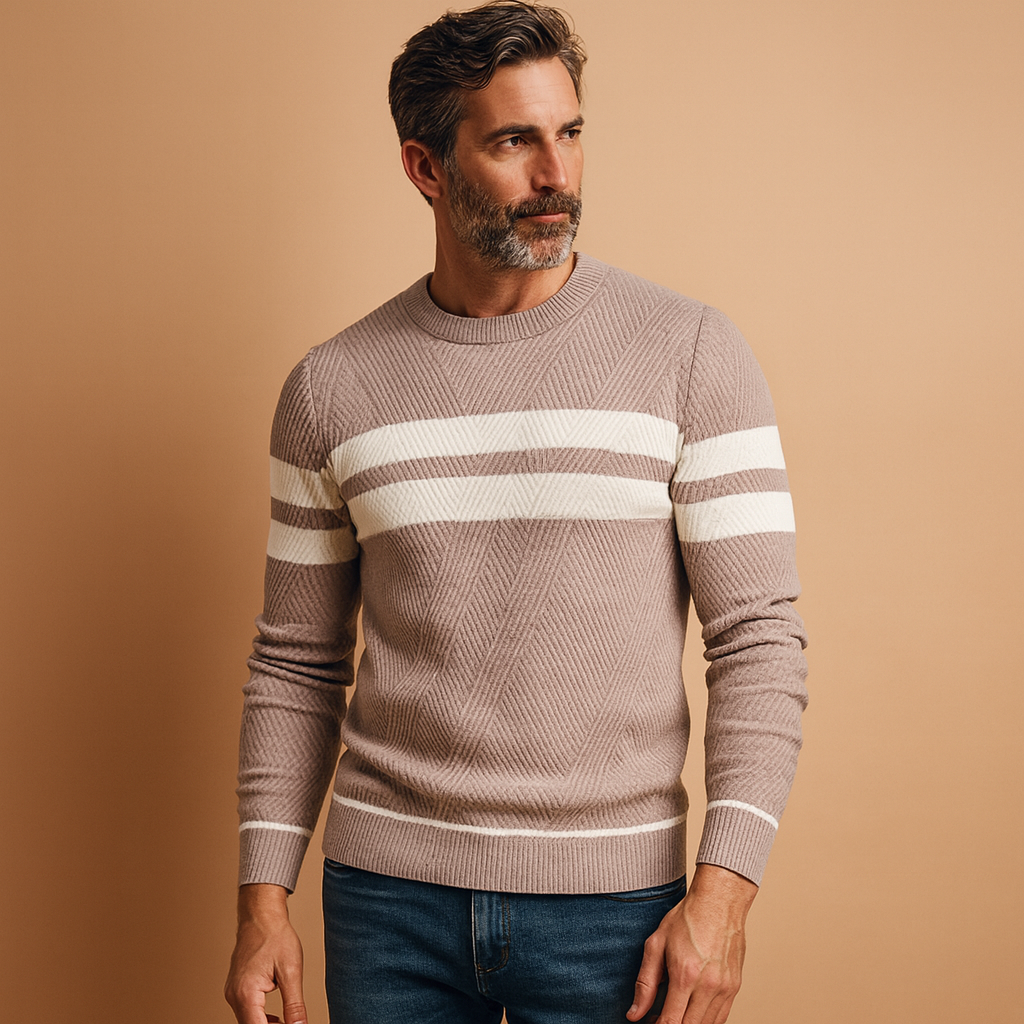 Casual crew neck sweater for men with soft warm fabric and a timeless design, ideal for daily wear and casual looks in autumn and winter.