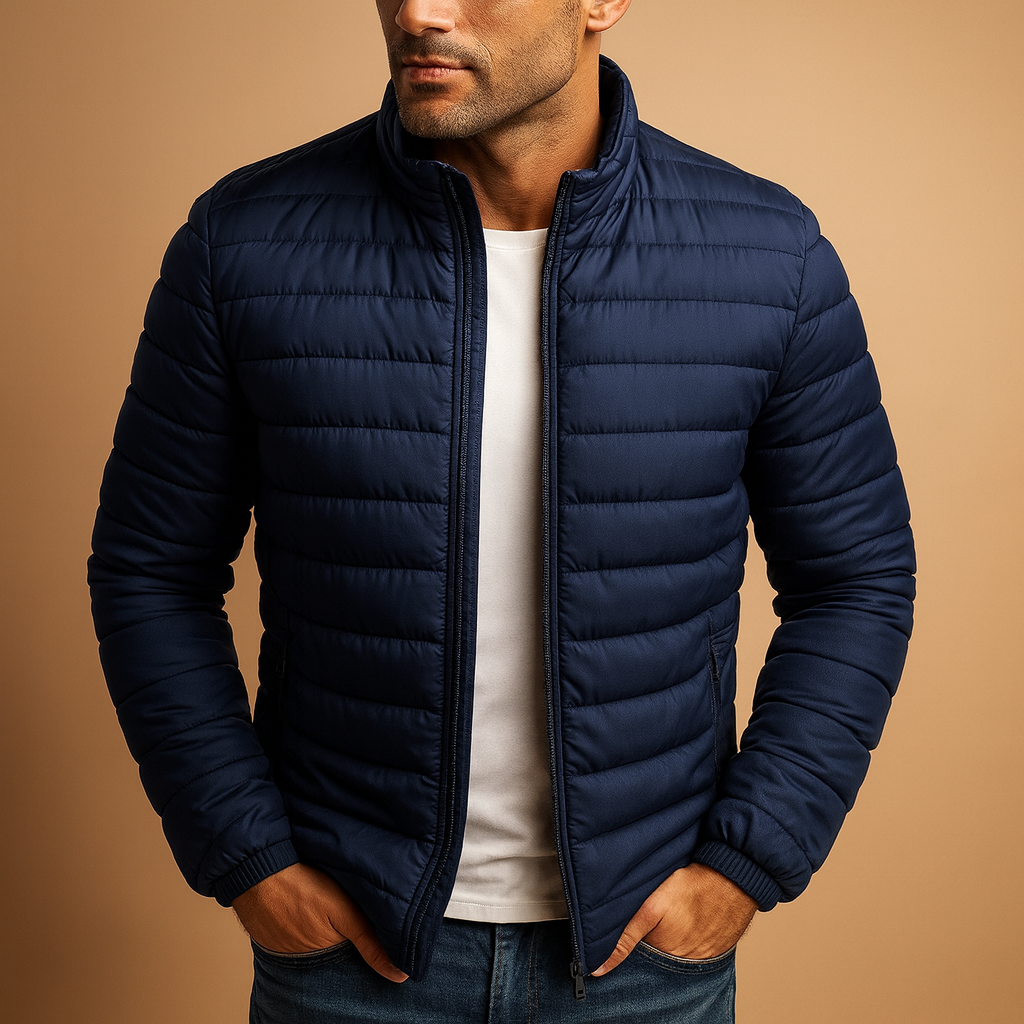 Men’s hooded puffer jacket with a classic design, providing warmth and wind resistance for everyday wear and outdoor winter activities.
