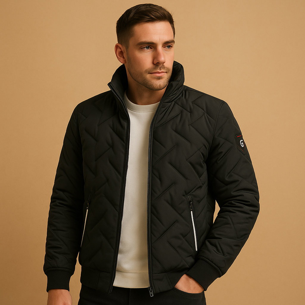 Men’s puffer jacket with a quilted design and practical pockets, suitable for everyday wear and outdoor activities in cold weather.